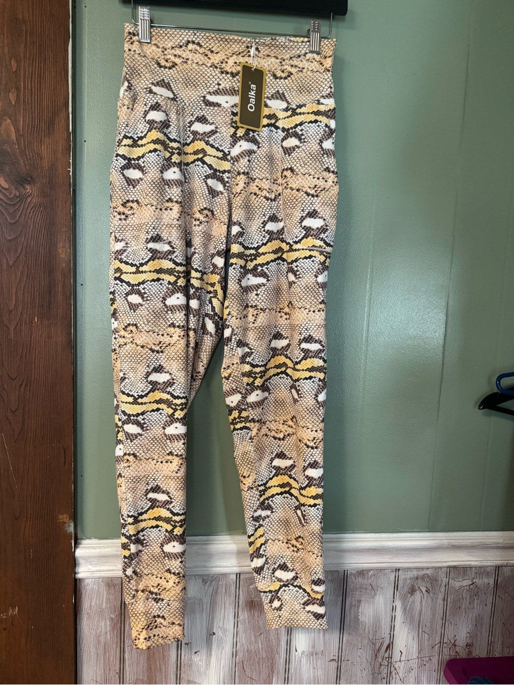 Oakä Yellow Snake-Print Track Leggings